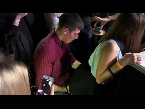 ❤️ Sexe real en una discoteca russa. Noia russa de 18 anys a l'anus i la vagina follada en una discoteca ❤ Vídeo de merda  al ca.aircoolershop.top ❌❤